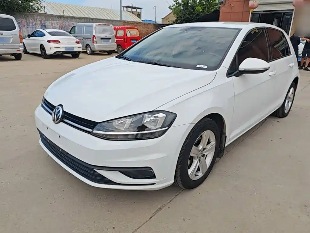 Photo 1 - Volkswagen Golf
