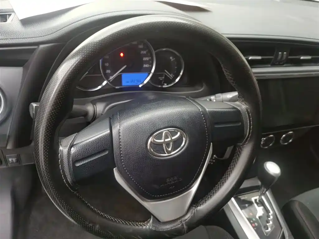 Toyota Corolla 2018 1.2T S-CVT GL Smart Edition фото 7