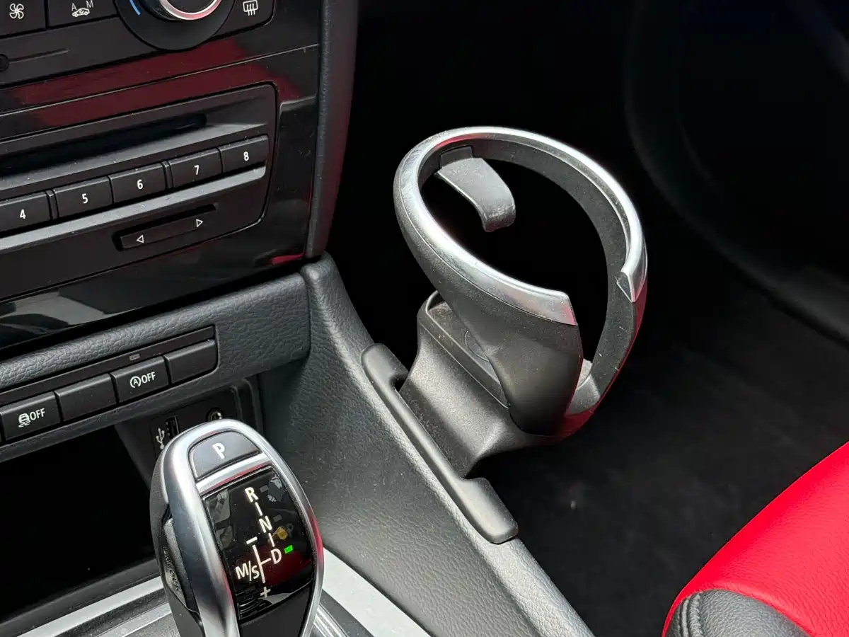 BMW X1 2014 sDrive18i Leading Edition фото 11