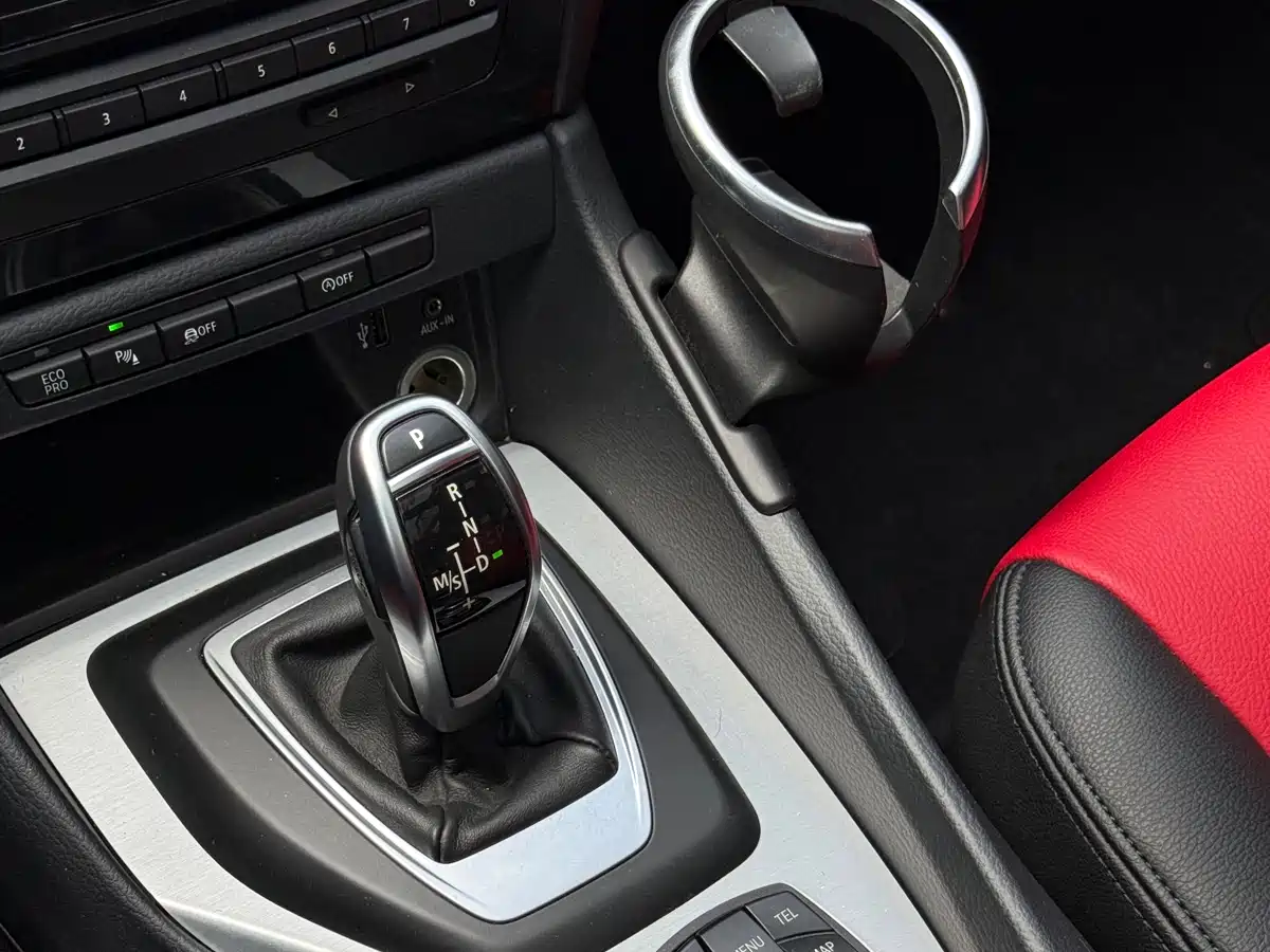 BMW X1 2014 sDrive18i Leading Edition фото 16