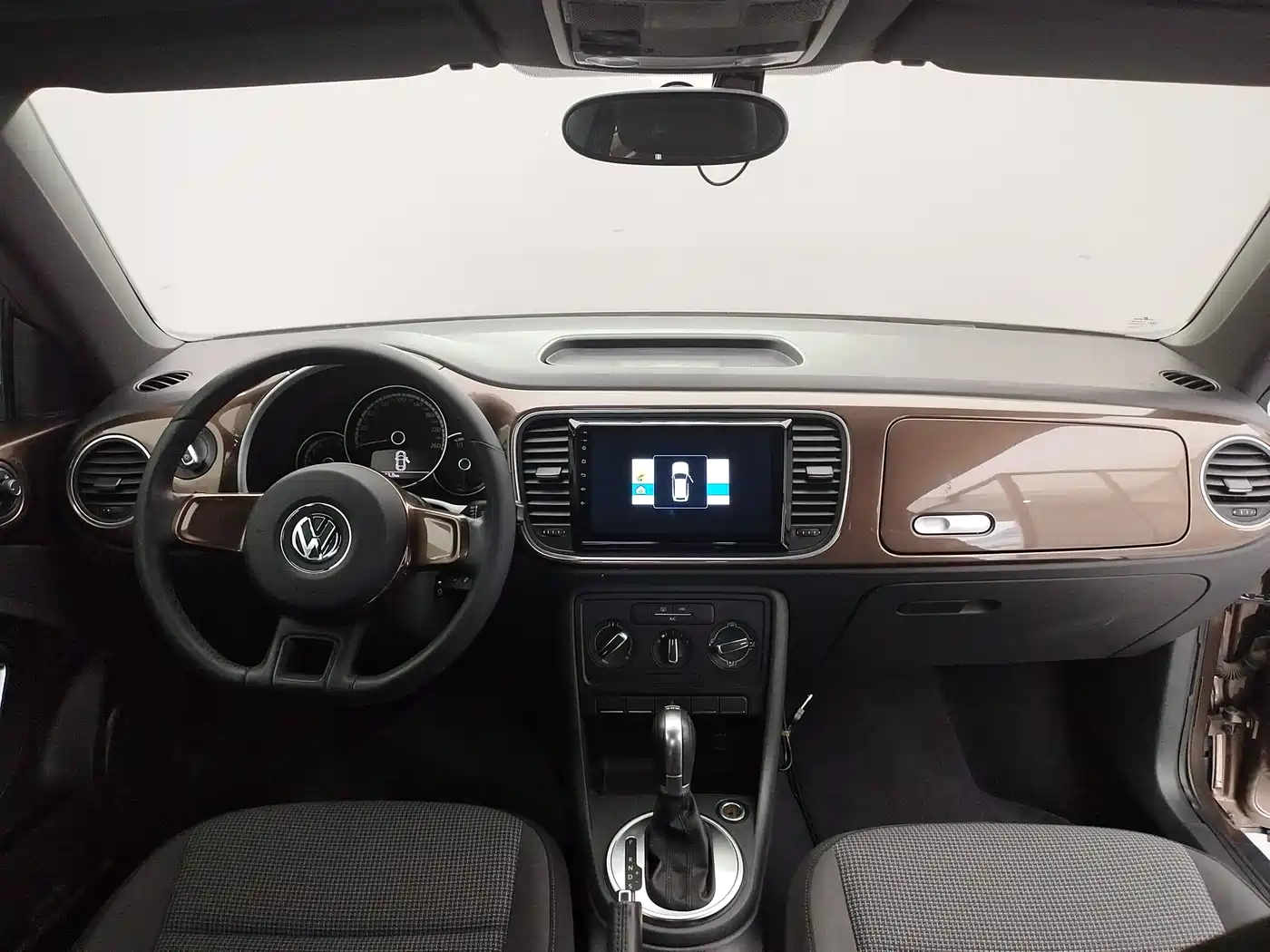 Volkswagen Beetle 2015 180TSI фото 16