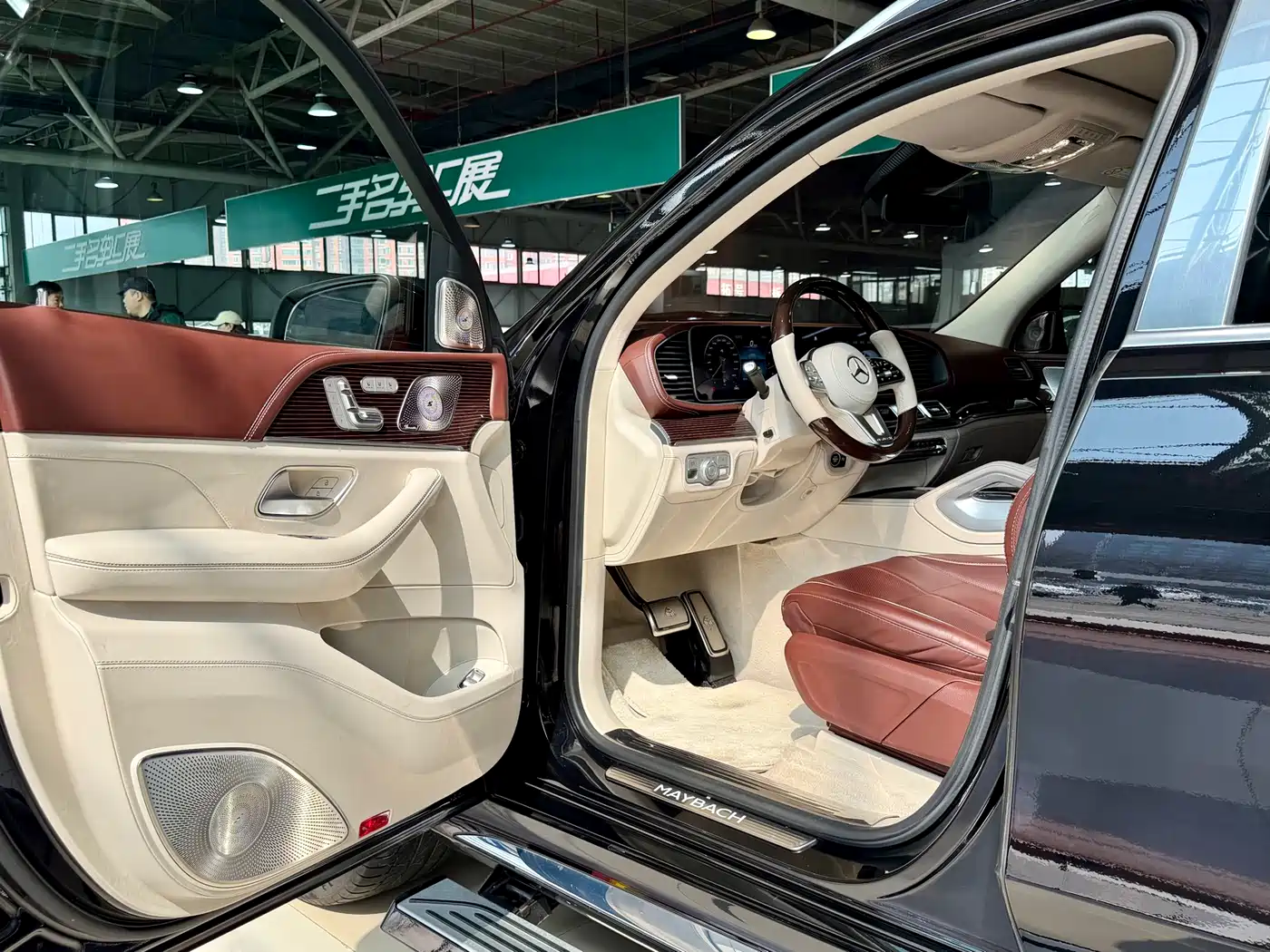 Mercedes-Benz Maybach GLS 2024 GLS 480 4MATIC фото 17