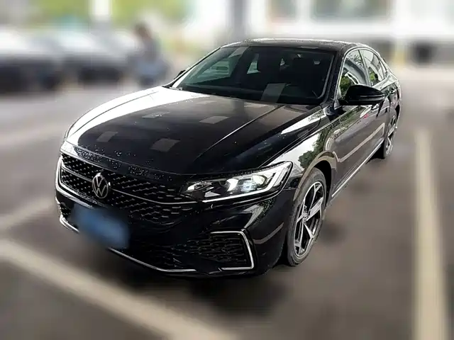 Volkswagen Passat 2024