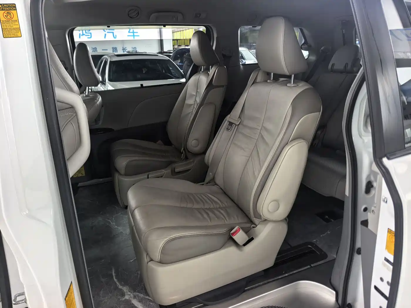 Toyota Sienna 2013 3.5L 4WD Automatic фото 5