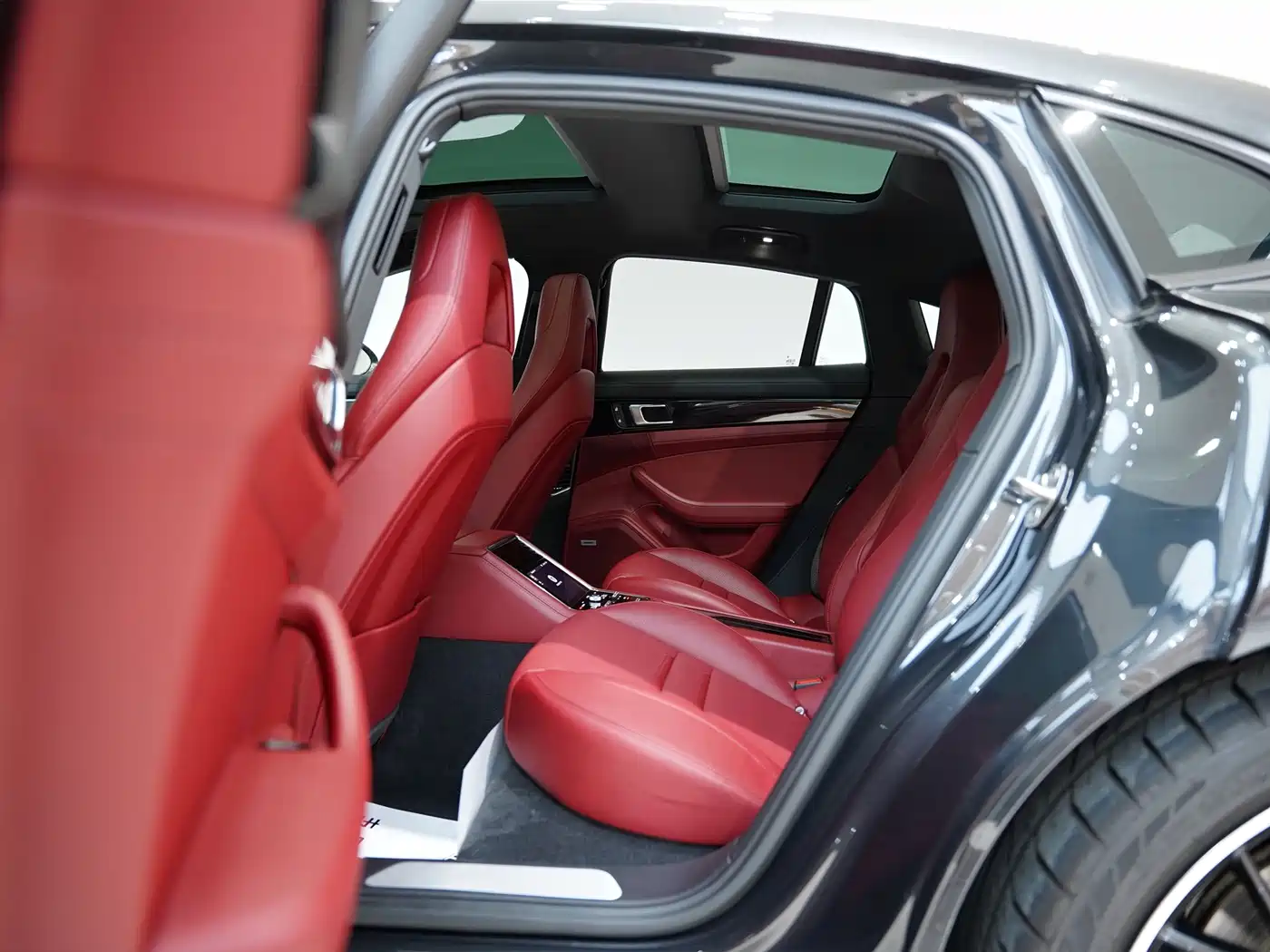 Porsche Panamera, миниатюра 22