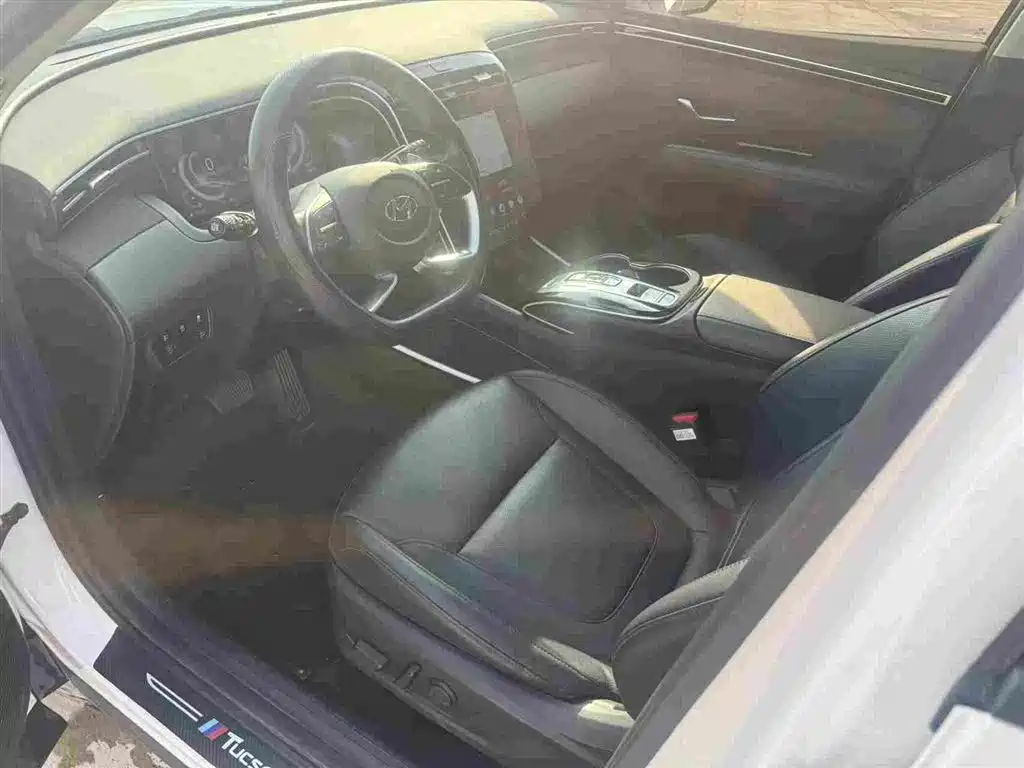 Hyundai Tucson 2023 Tucson L 1.5T Automatic 2WD LUX Premium Edition фото 4