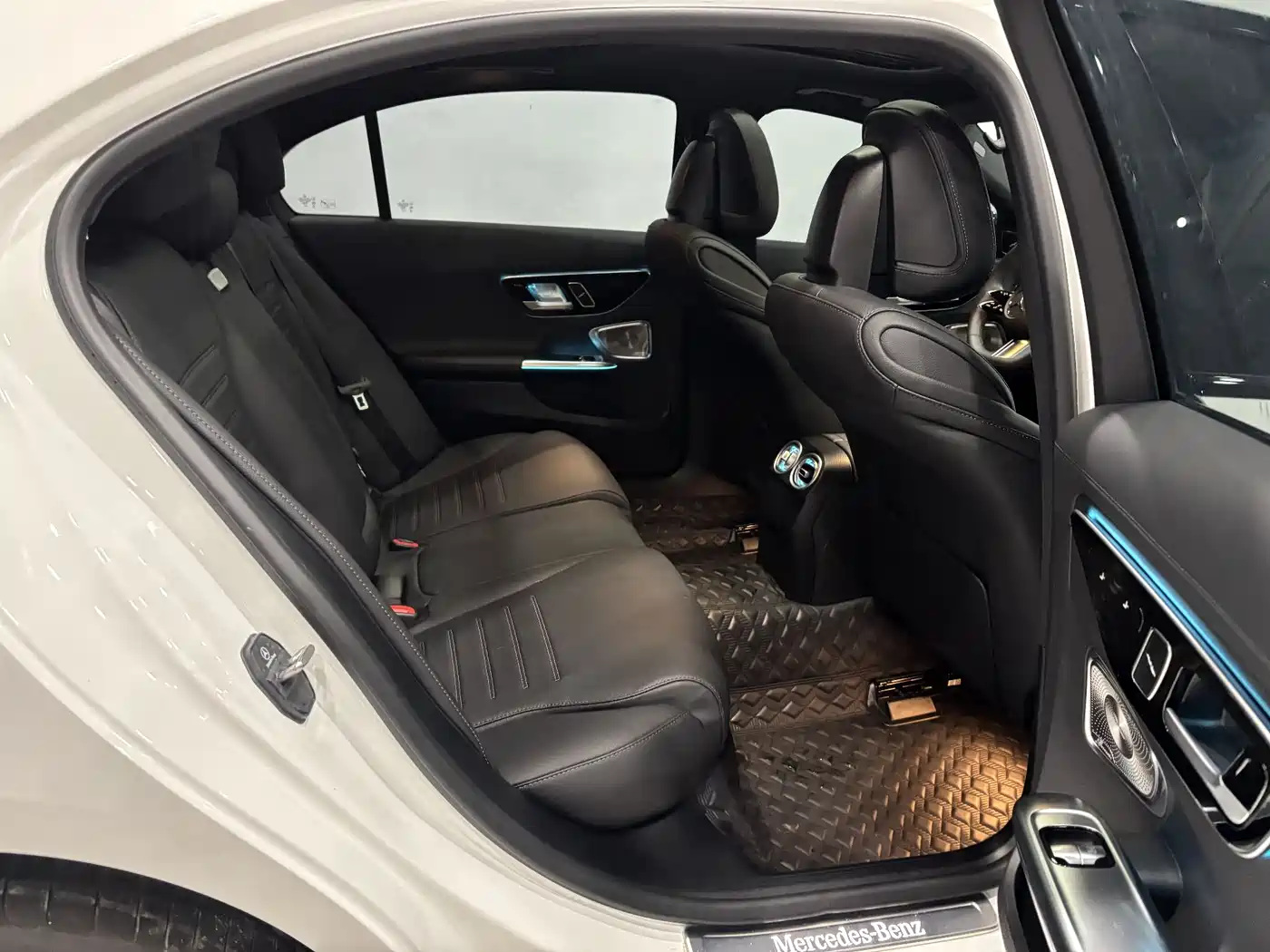 Mercedes-Benz C-Class 2025 Facelift C 260 L Night Sport Edition фото 25