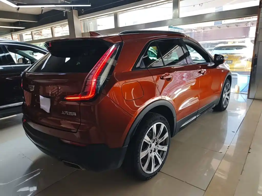 Фото 7 - Cadillac XT4