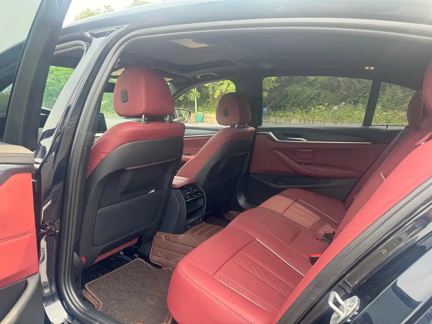 BMW 5 Series 2022 530Li Leading M Sport Package фото 8