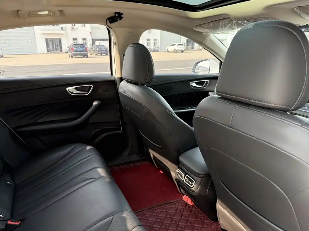 Roewe D7 2025 2025 DMH 125km World Champion Excellence Edition
