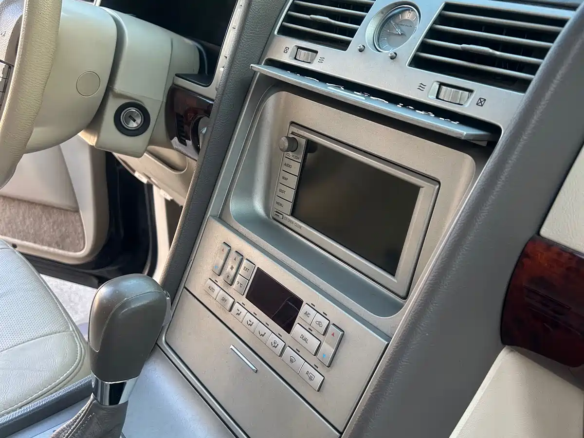 Lincoln Navigator 2005 2004 Model 5.4L