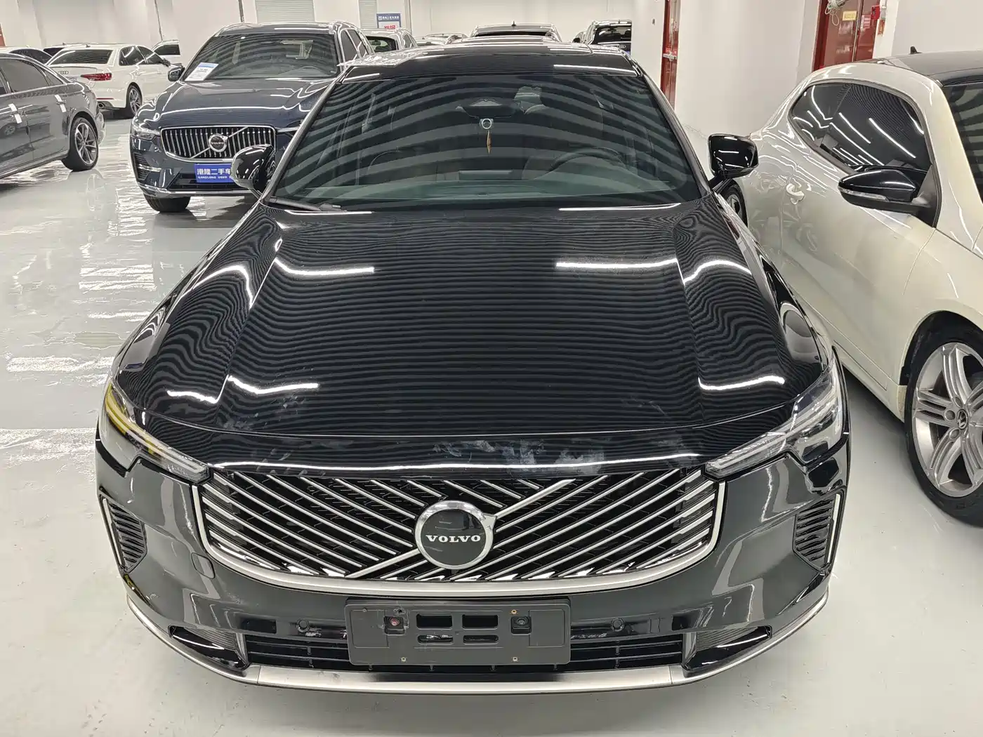 Volvo S90 2026 B5 Zhiyi Luxury Edition фото 2