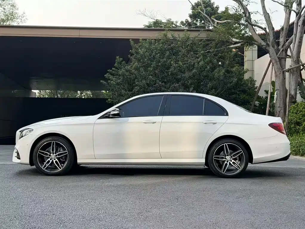 Mercedes-Benz E-Class 2017 E 200 Sport 4MATIC фото 11