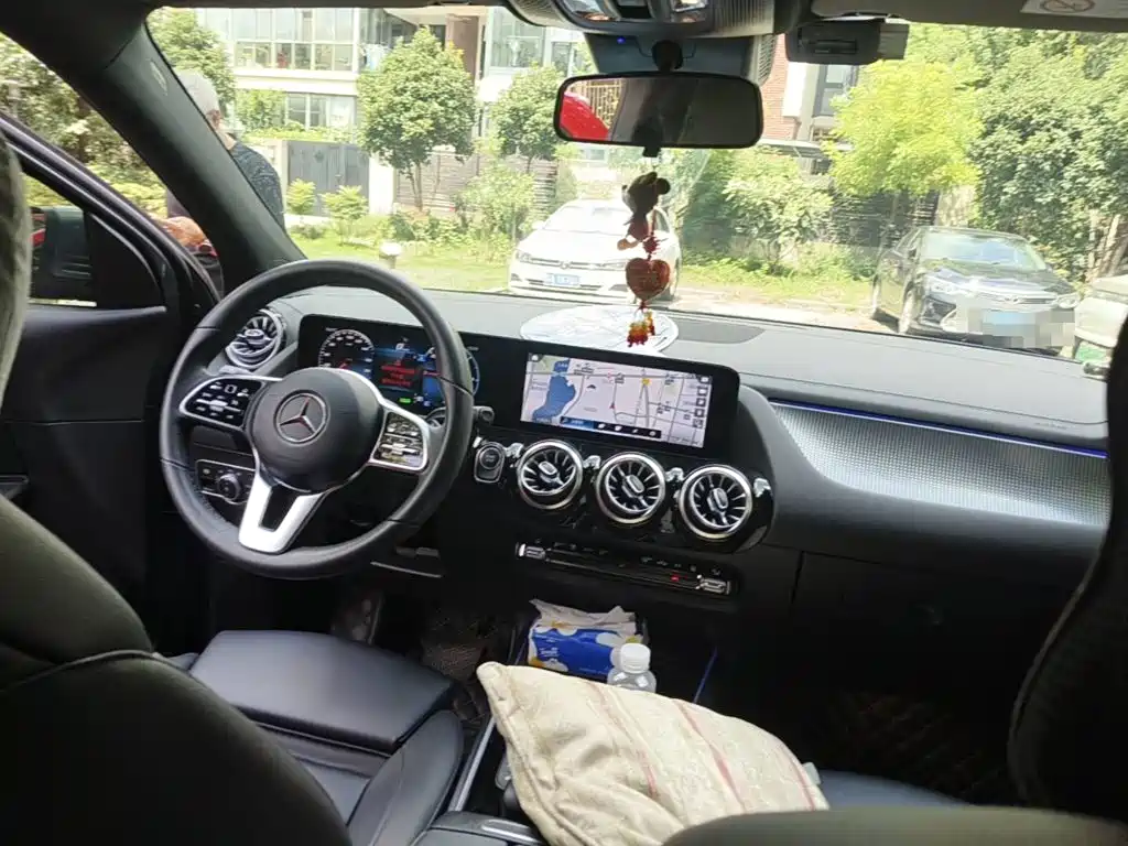 Photo 12 - Mercedes-Benz EQA
