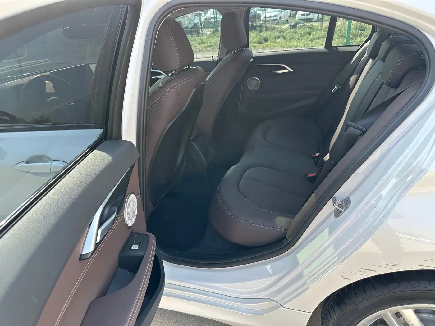 BMW 1 Series 2022 120i M Sport Shadow Edition фото 11