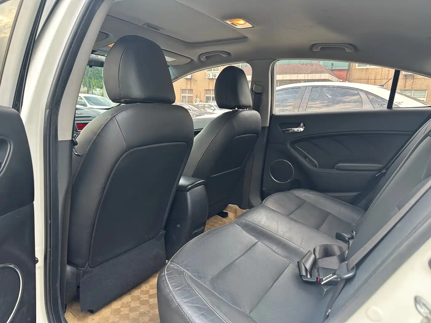 Kia K3 2013 1.6L Automatic GLS фото 5