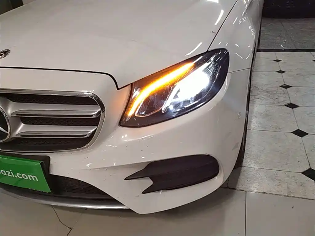 Mercedes-Benz E-Class 2019 E 200 L Sport фото 24