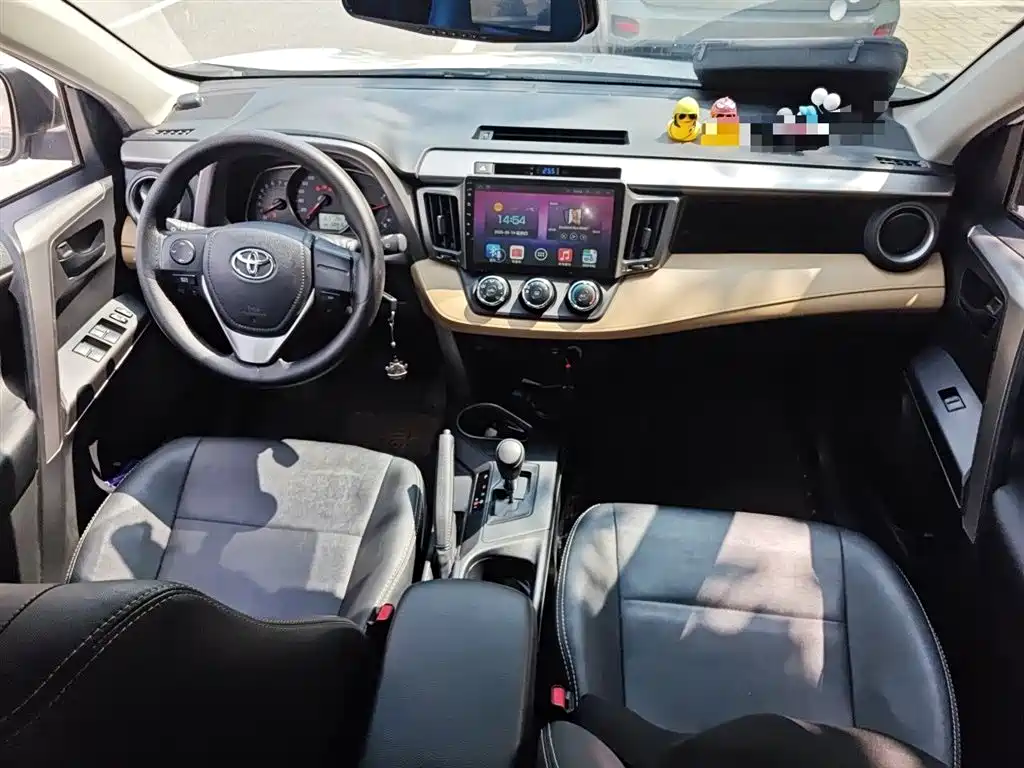 Toyota RAV4 Rongfang 2016 2.0L CVT 2WD Urban (China V) фото 6