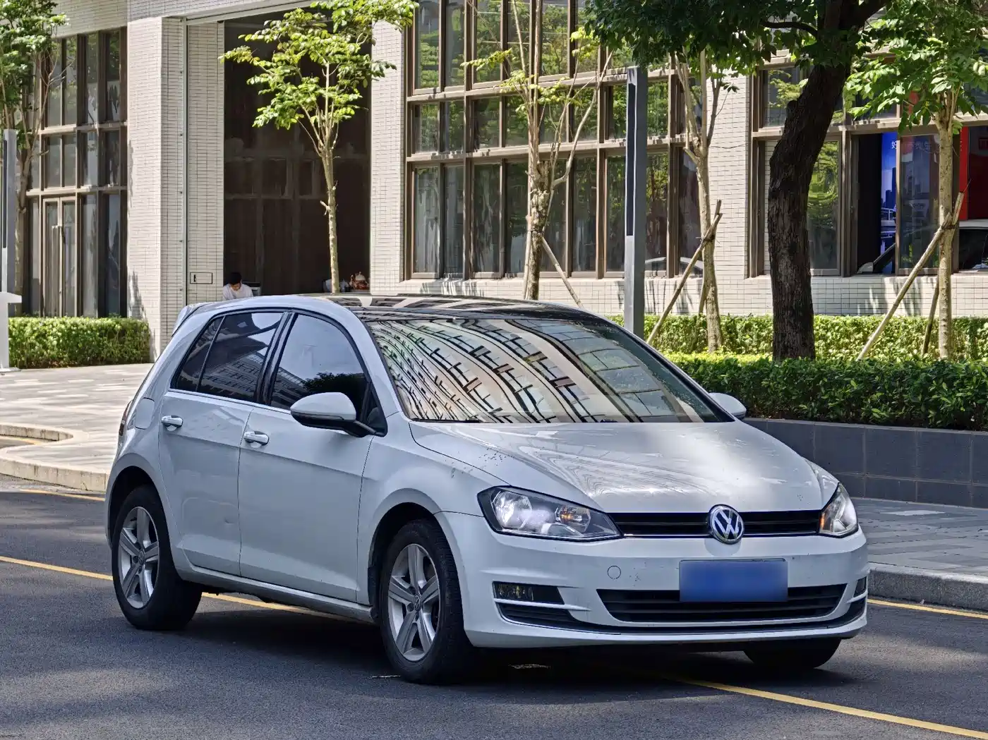 Volkswagen Golf 2015 1.6L Automatic Comfort фото 3