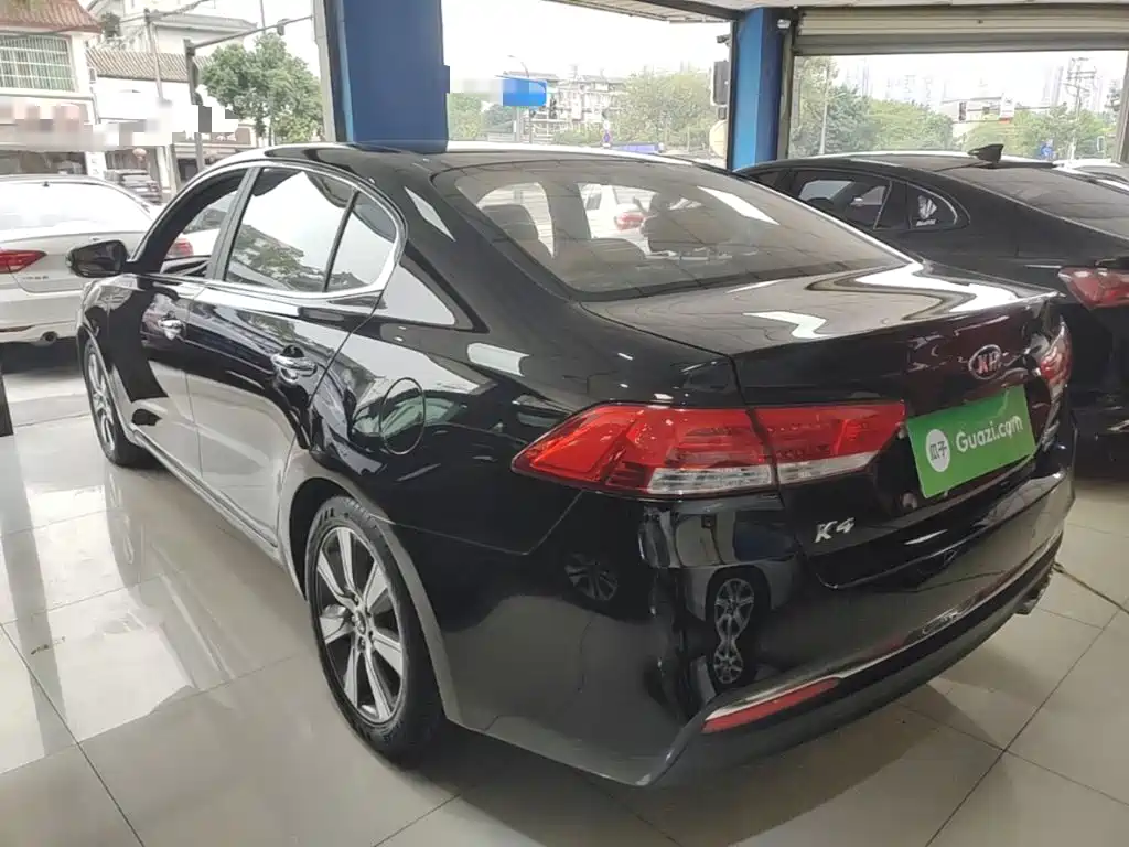Фото 5 - Kia K4