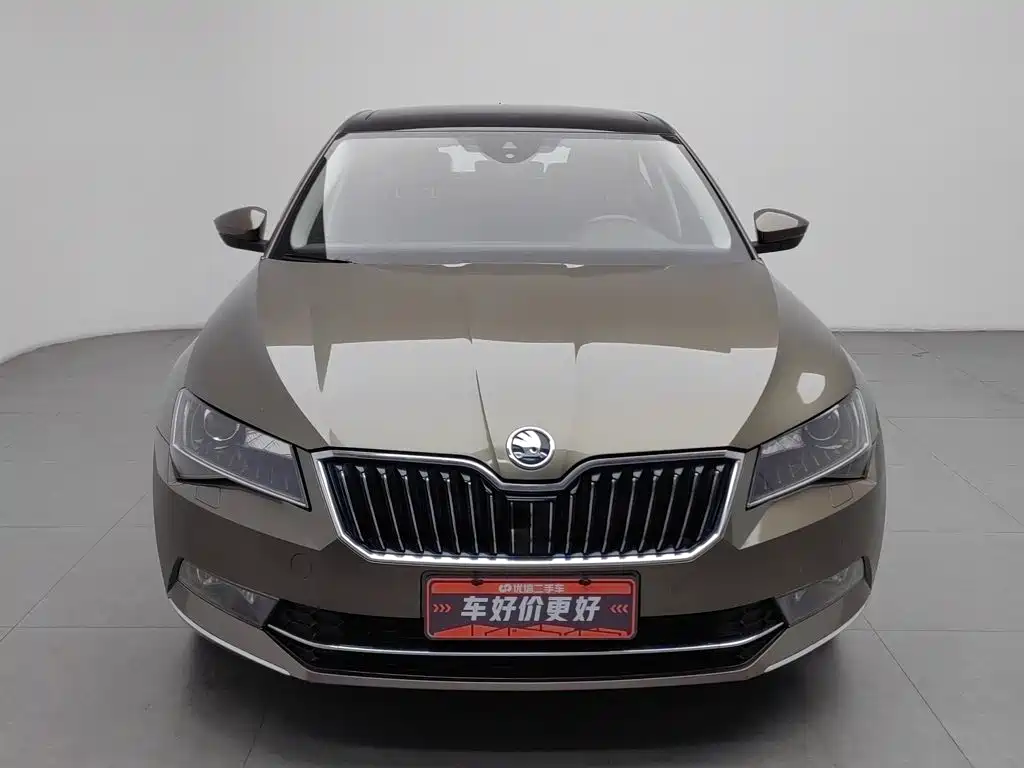 Photo 3 - Škoda Superb
