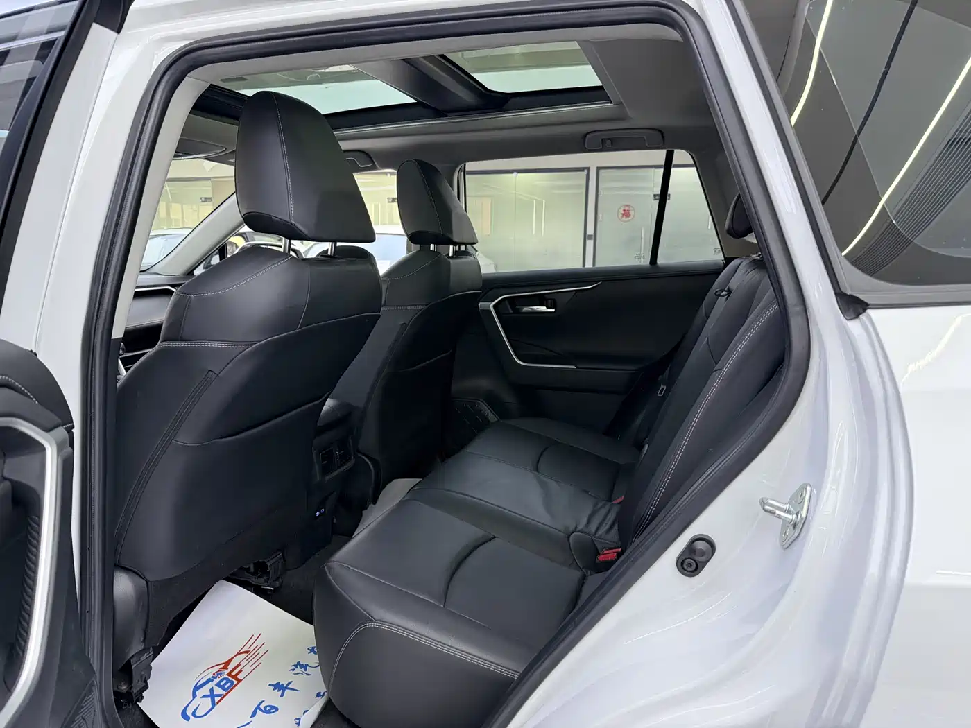 Toyota RAV4 Rongfang 2022 2.0L CVT 2WD Premium Edition фото 7