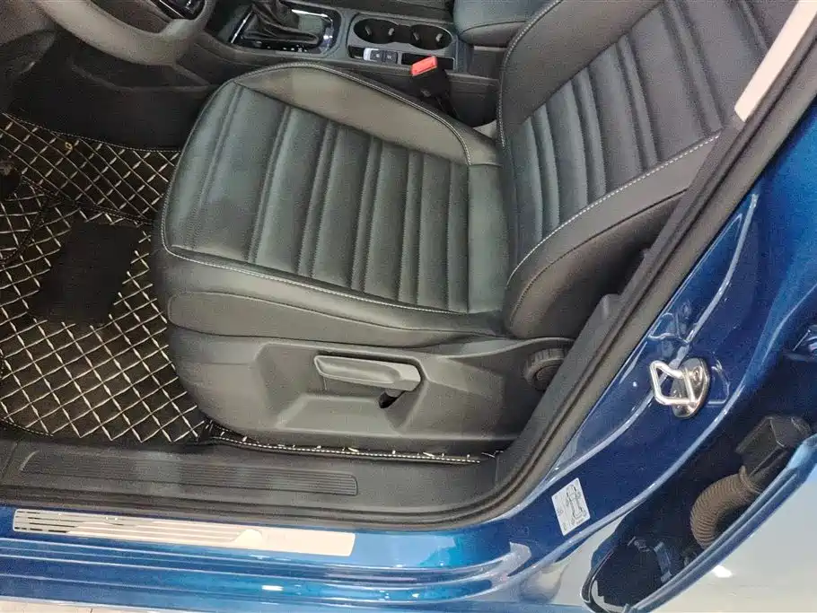 Volkswagen Touran 2018 Touran L 280TSI DSG Comfort Edition 7-seater China VI фото 9