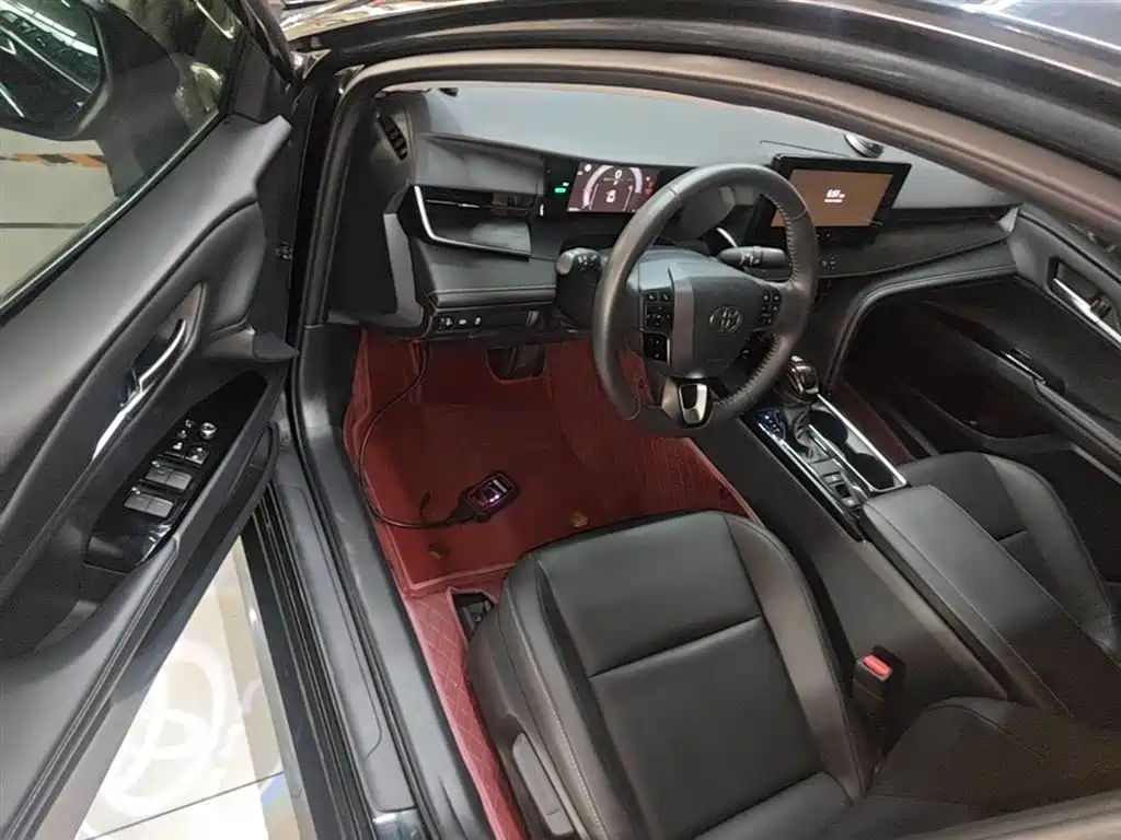 Toyota Camry 2024 Hybrid 2.0HE Elite Edition фото 16