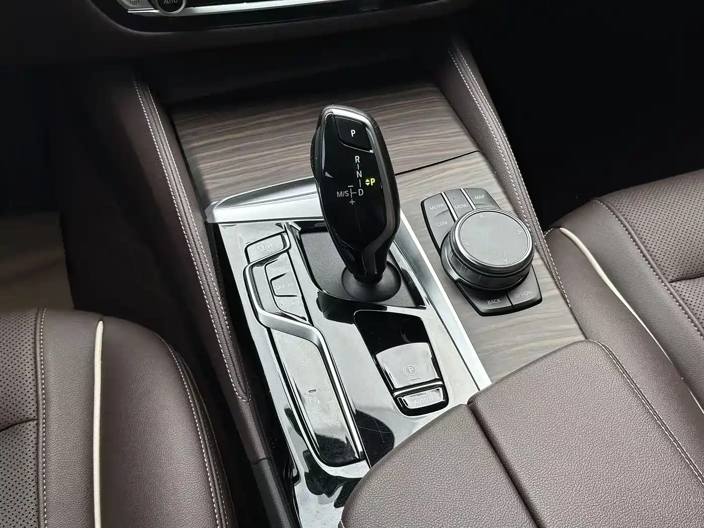 BMW 5 Series 2023 530Li Leading Luxury Package фото 14