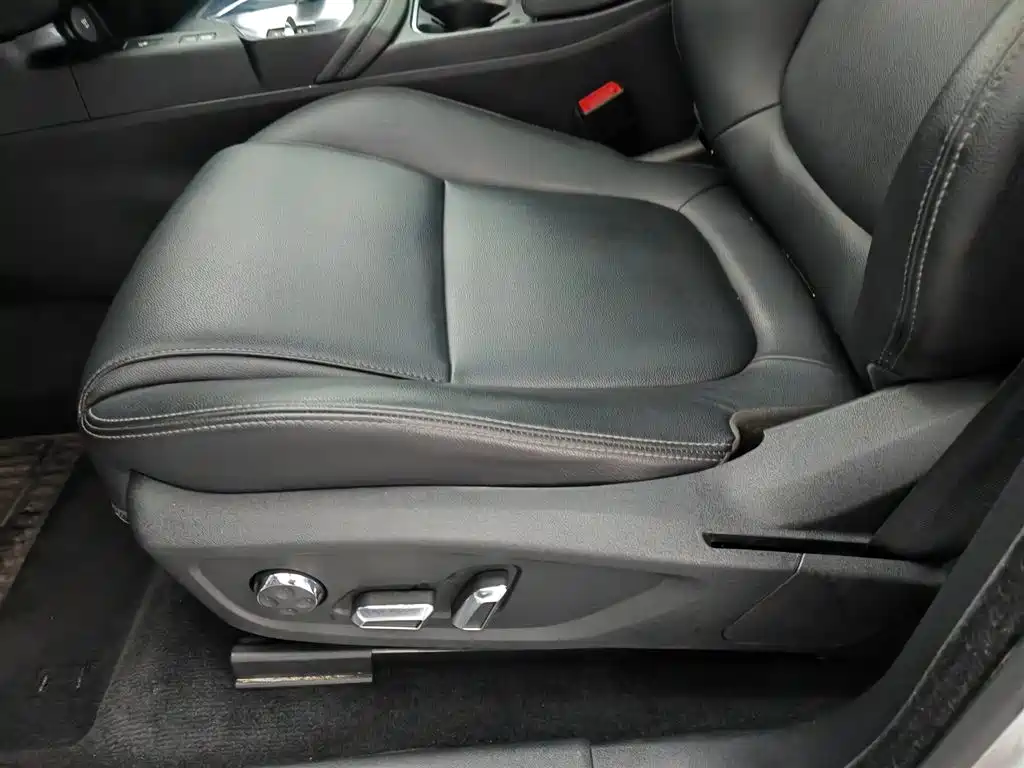 Jaguar E-PACE 2018 P200 China VI фото 20