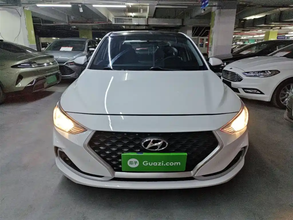 Hyundai Elantra 2018 1.6L Automatic Pleasing Edition GL China VI фото 3