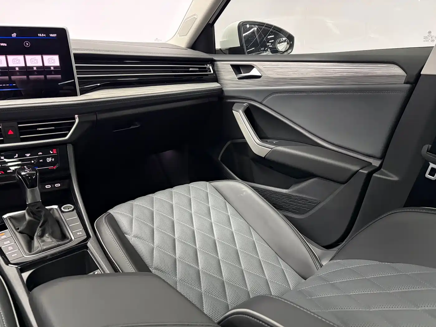 Volkswagen Sagitar 2023 280TSI DSG Excellence Plus Edition фото 11