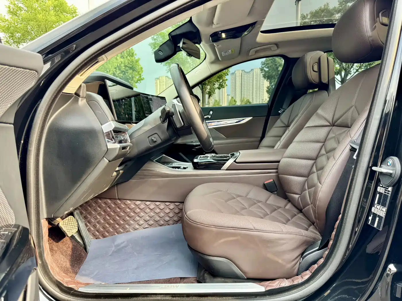 BMW 7 Series 2023 Model 735Li Luxury Package фото 4