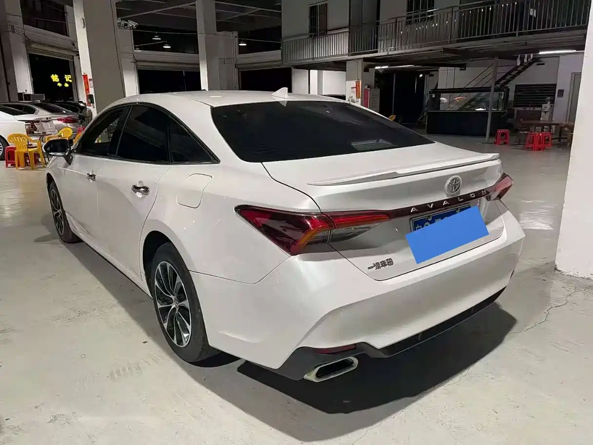 Toyota Avalon 2022 2.0L Progressive Edition фото 3