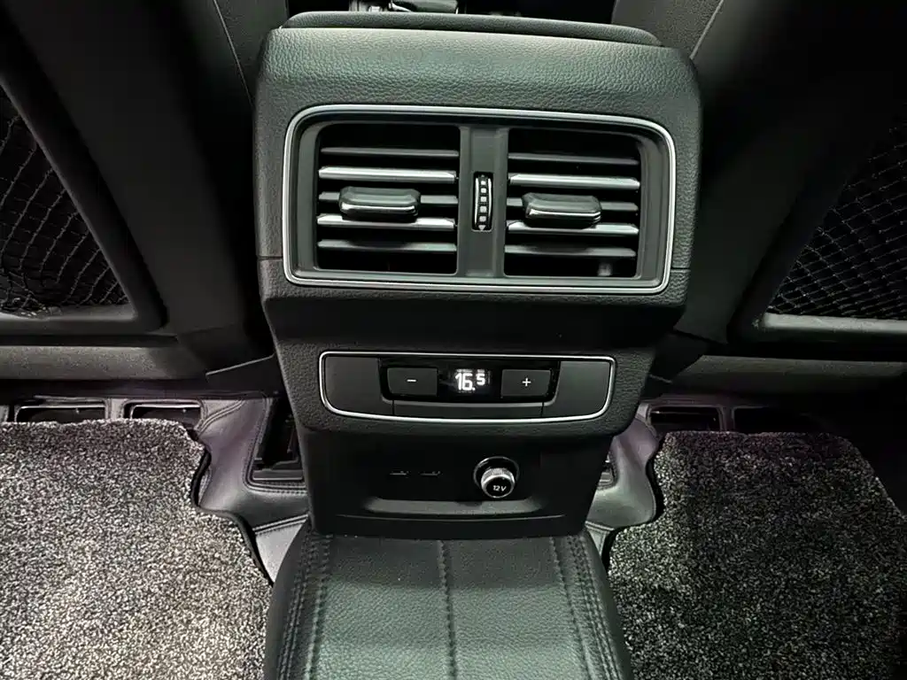 Audi Q5L 2024 Model 40 TFSI Luxury Dynamic фото 9