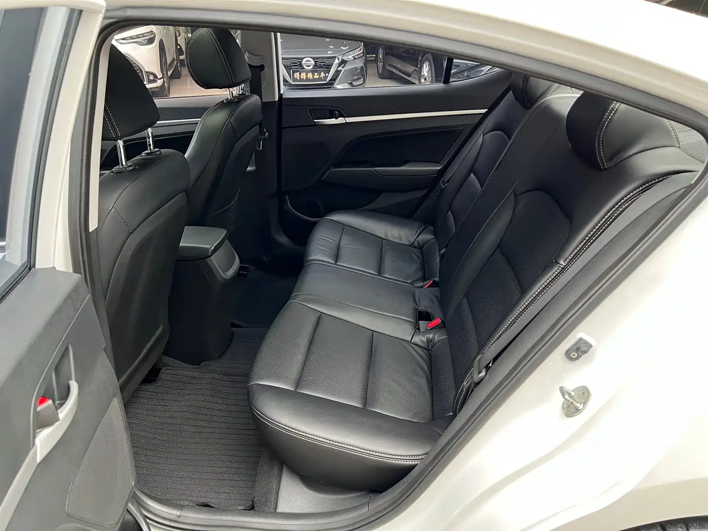 Hyundai Elantra 2016 Model 1.6L Automatic Smart Elite фото 5