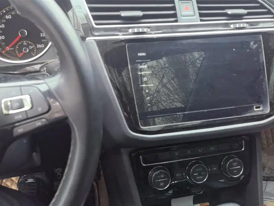Volkswagen Tiguan L 2021 330TSI Automatic 2WD Smart фото 13