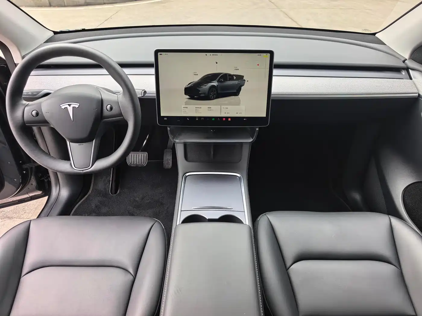 TESLA MODEL Y
