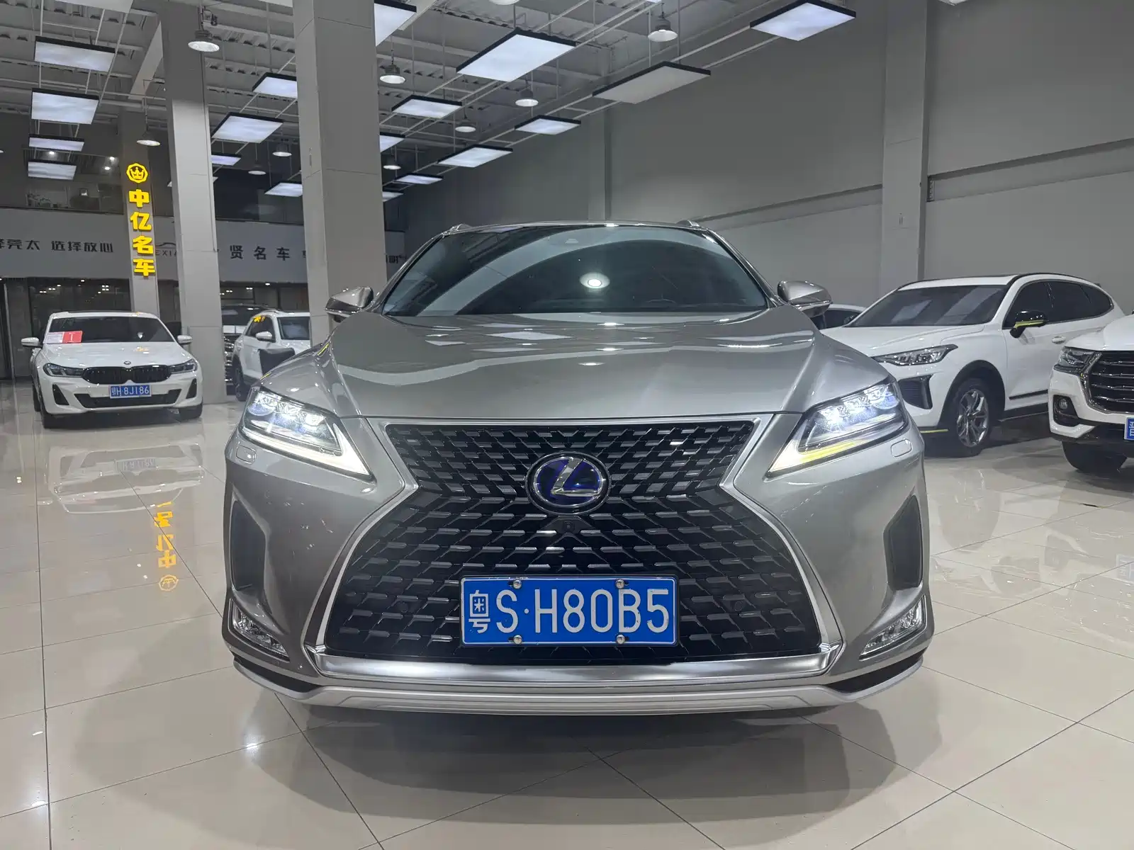 Фото 2 - Lexus RX