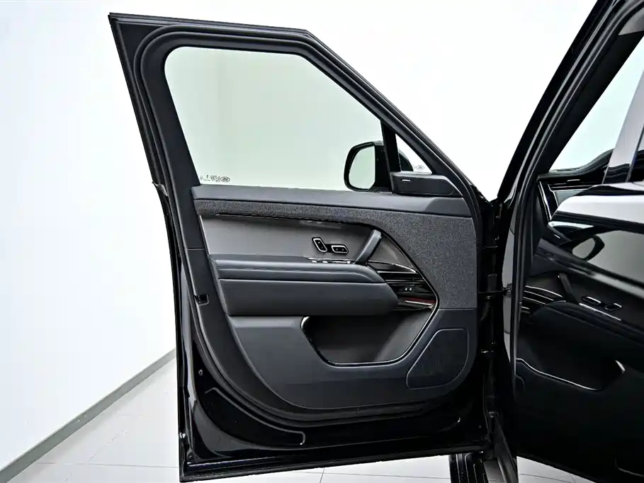 Land Rover Range Rover Sport 2023 400PS Dynamic SE фото 17