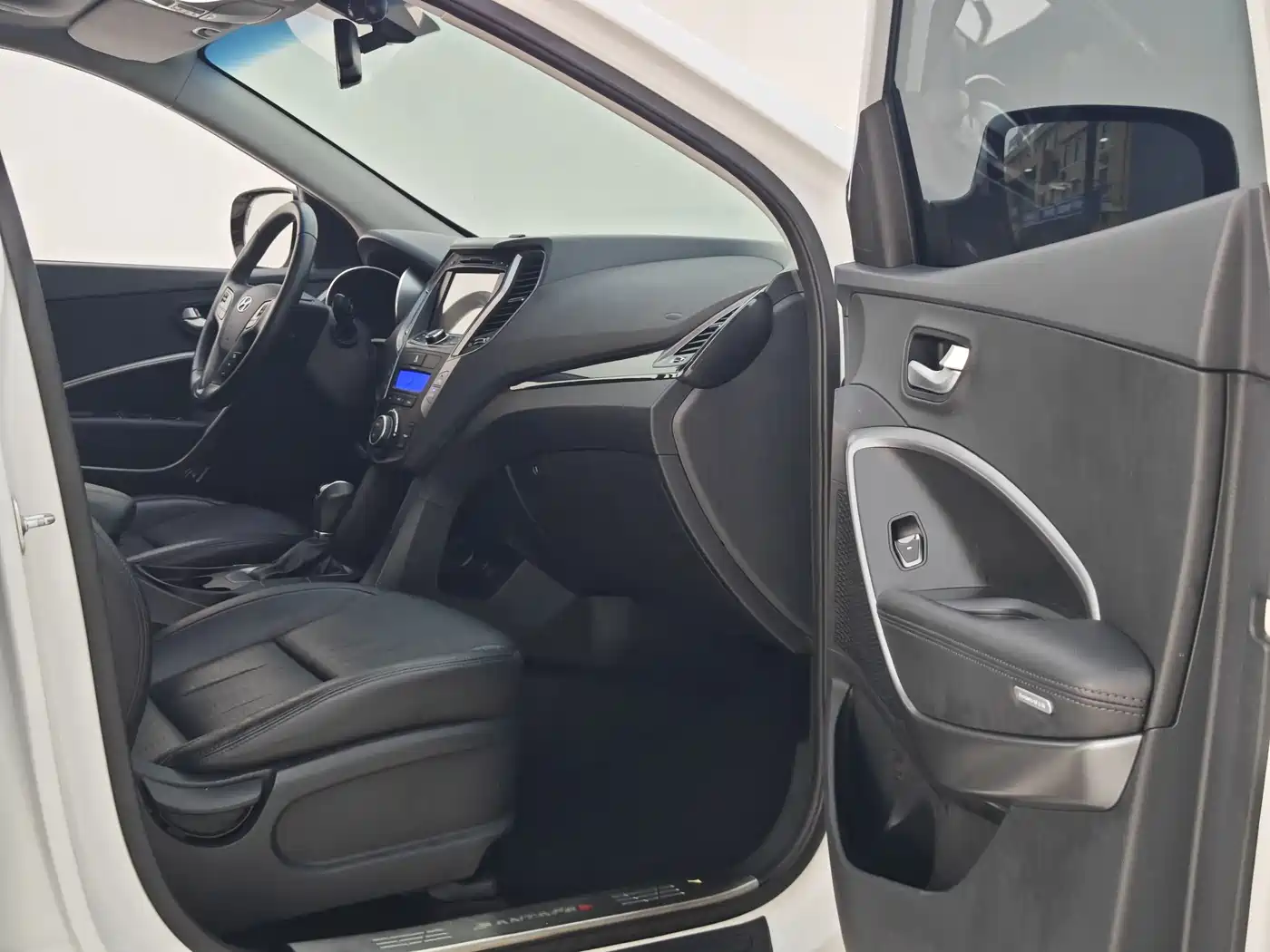 Hyundai Santa Fe 2013 Model 2.4L Automatic 2WD Smart фото 21