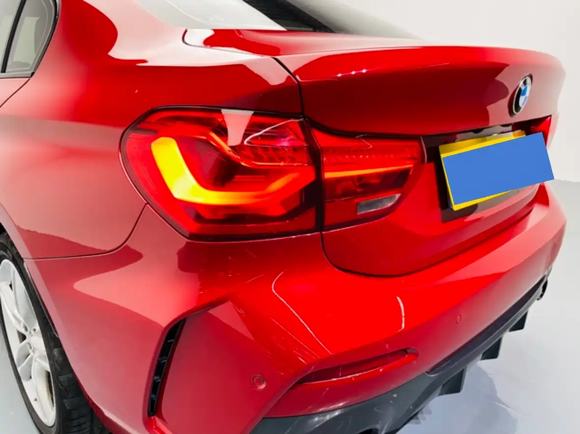 BMW 1 Series 2021 120i M Sport Shadow Edition фото 9