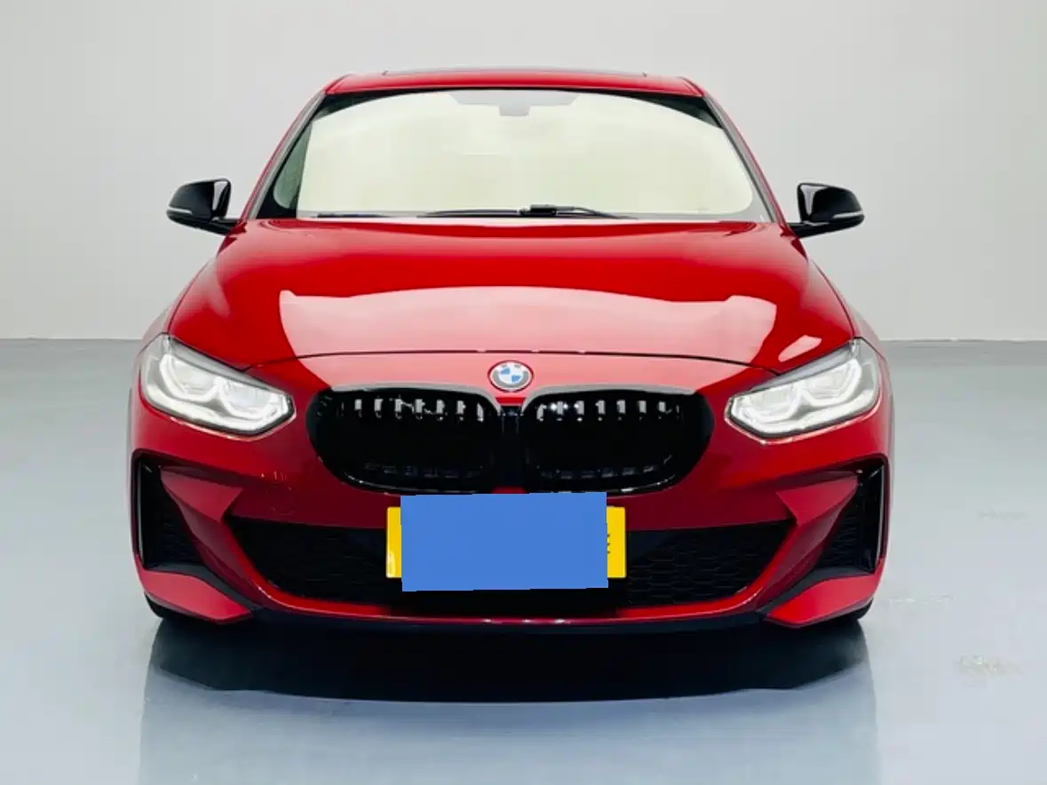 BMW 1 Series 2021 120i M Sport Shadow Edition фото 2