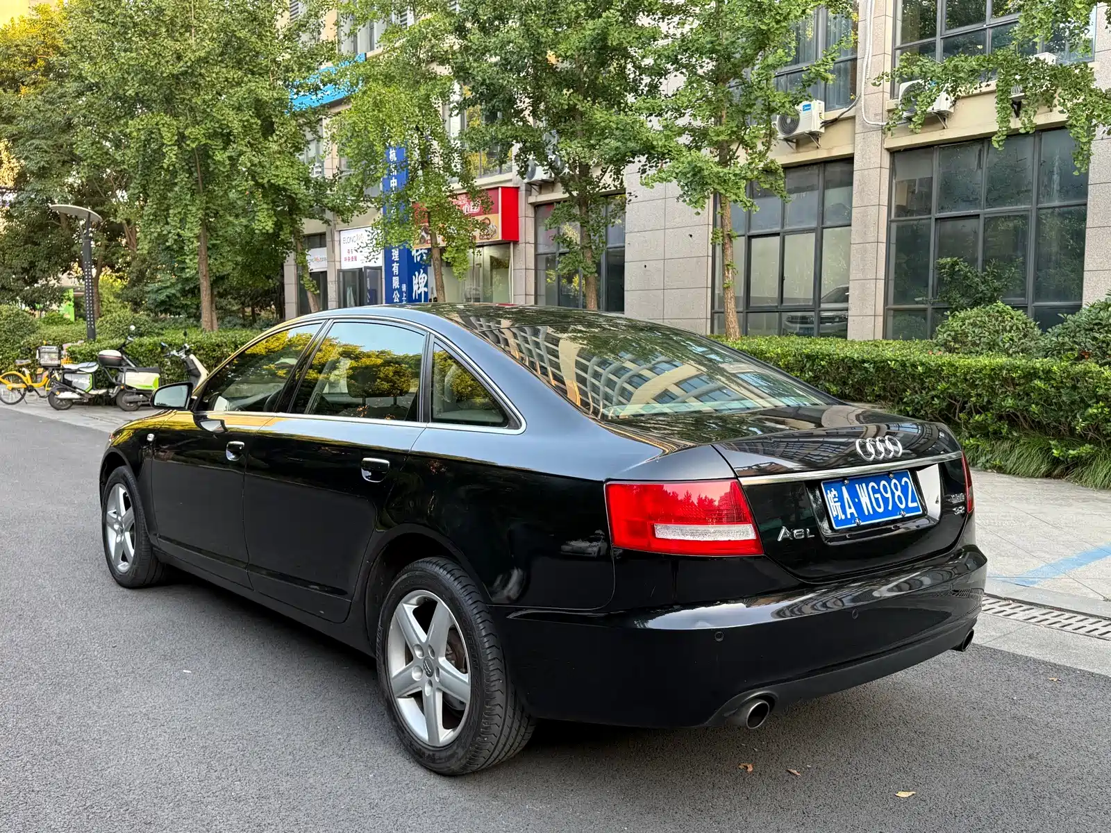 Фото 15 - Audi A6L