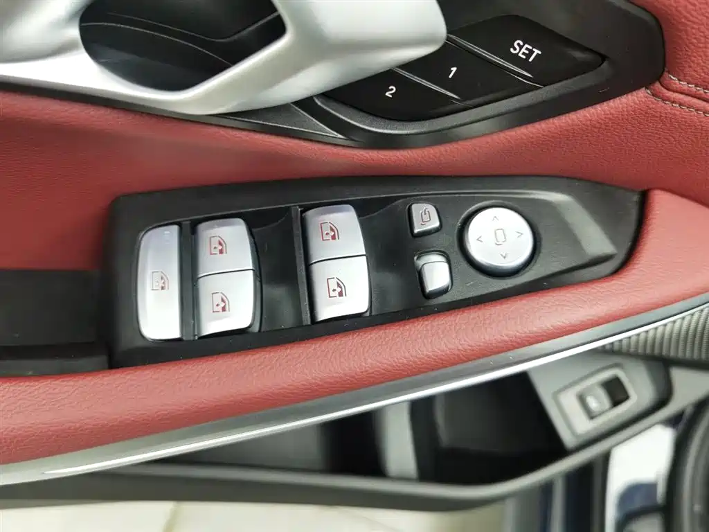 BMW 3 Series 2025 325Li M Sport Package фото 9