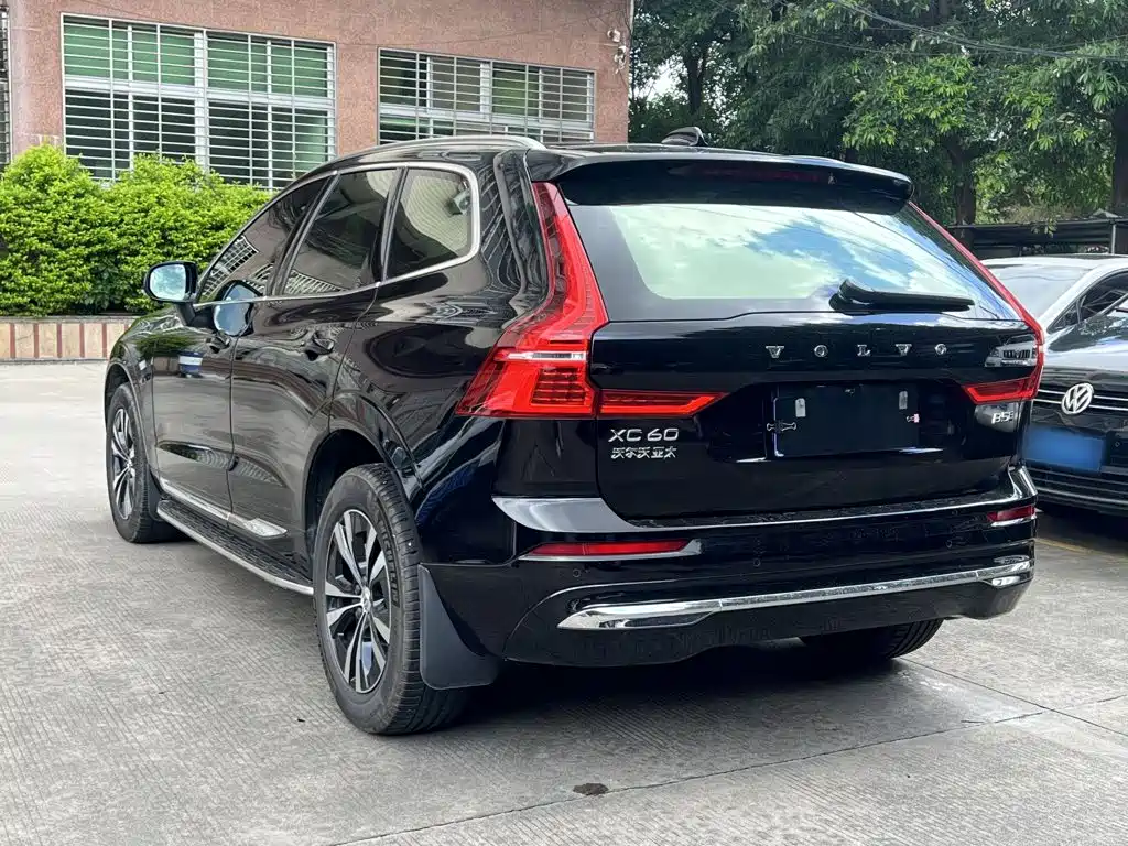 Volvo XC60 2025 2025 B5 AWD Smart Luxury Edition