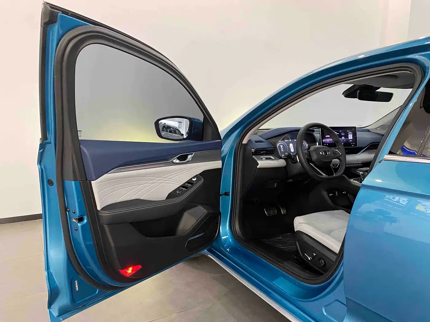 GEELY AUTOMOBILE XINGRUI