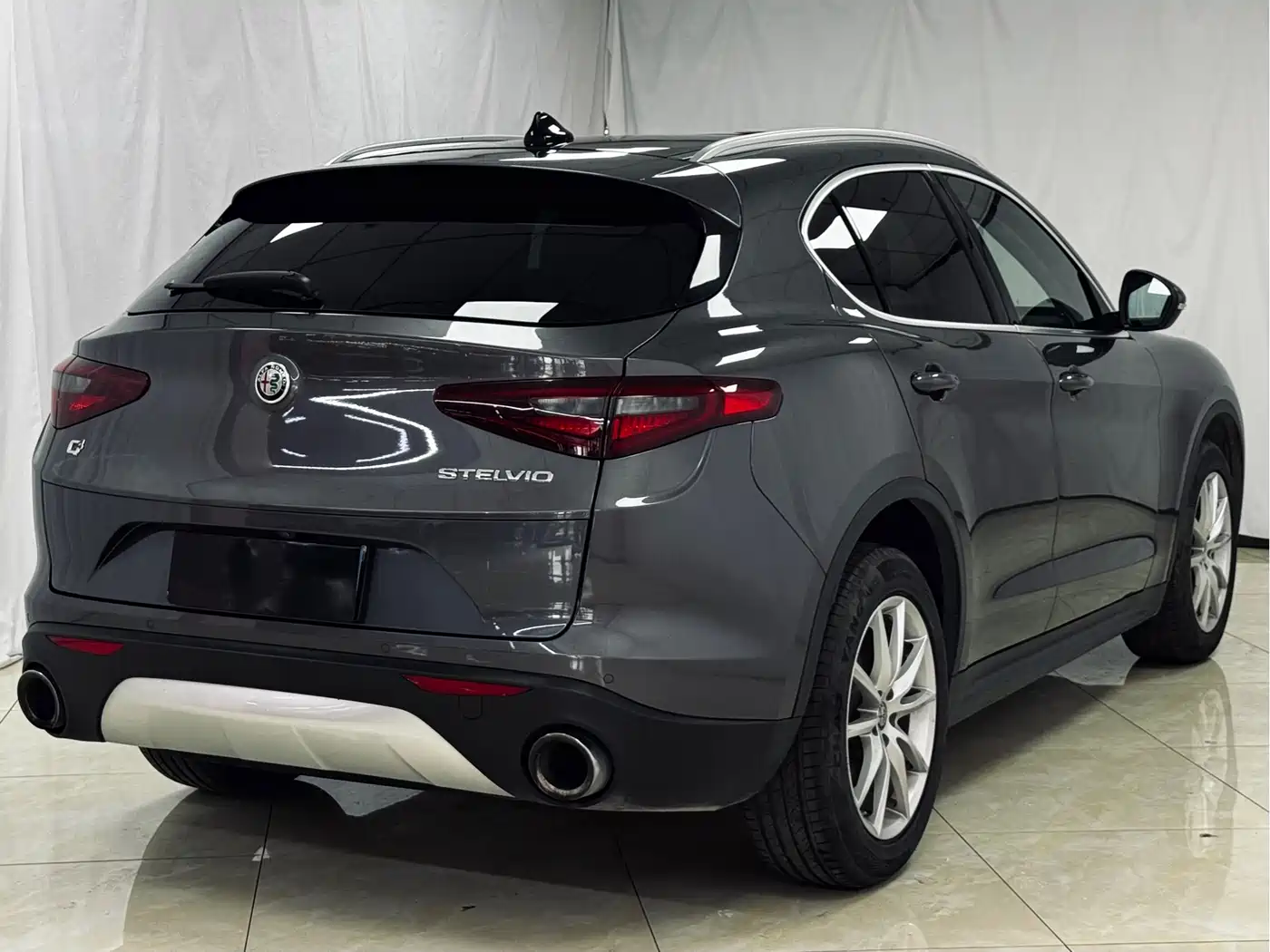 Alfa Romeo Stelvio 2019 2017 2.0T 200HP Luxury Edition