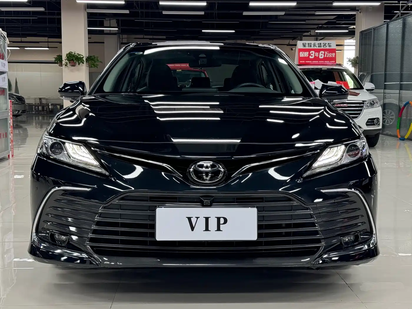 Toyota Camry 2023 2.0G Luxury Edition фото 2
