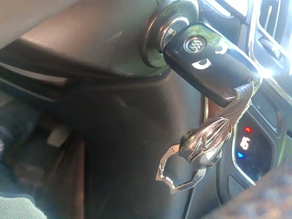 Buick Regal 2015 1.6T Leading Tech Edition фото 12
